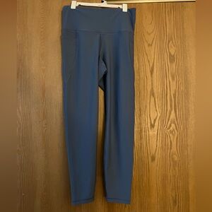 Old Navy Elevate Go-Dry Leggings w/ Pockets